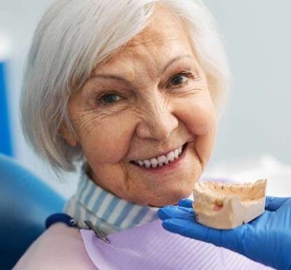 how to avoid denture face